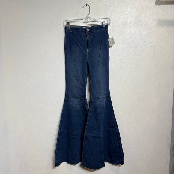 Free People Jericho Blue Just Float On Flare Jeans Sz 26 NWT - Picture 2 of 15